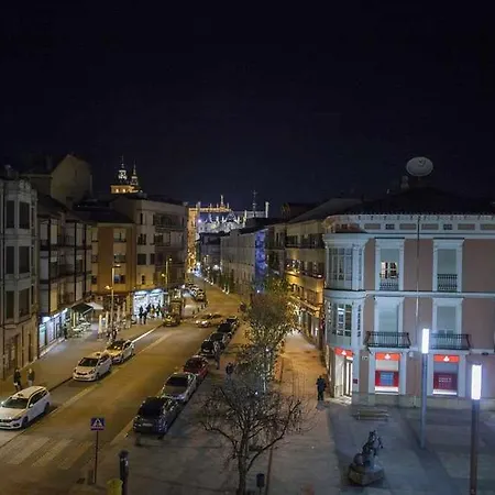 La Aduana - The Experience أستورغا