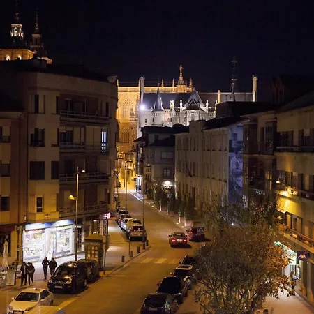 بيت ضيافة La Aduana - The Experience أستورغا