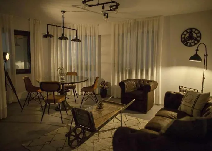 La Aduana - The Experience 3*