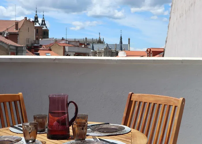 La Aduana - The Experience 3* أستورغا