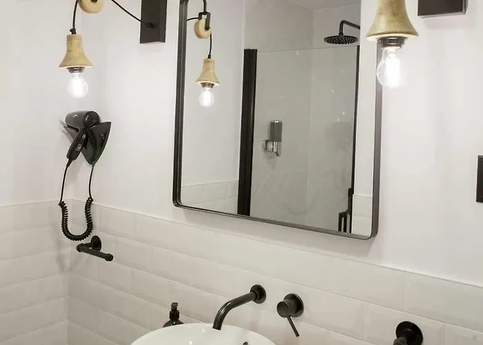 La Aduana - The Experience أستورغا